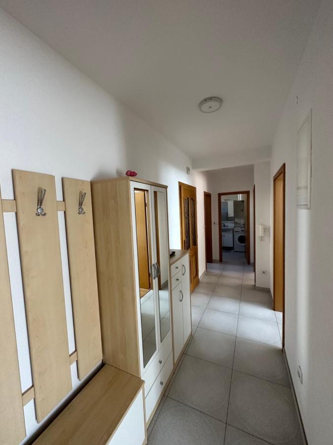 Spacious 3-Bedroom Condo Next To City Center Prishtine Bagian luar foto